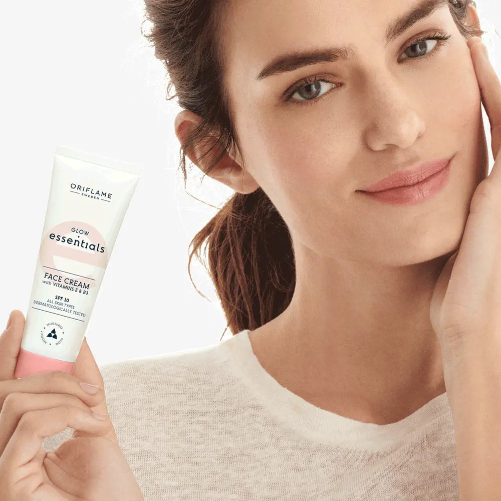 Glow Essentials Face Cream with Vitamins E & B3 SPF 10